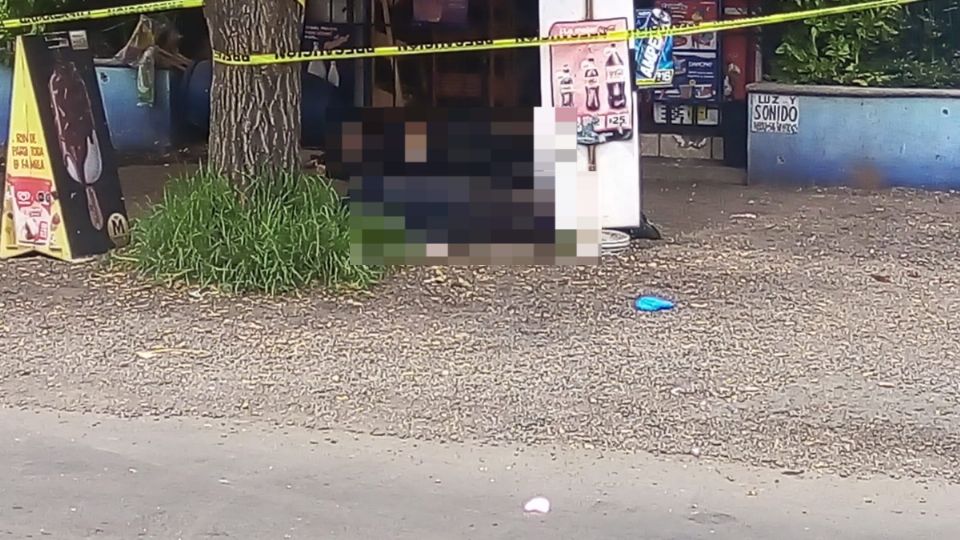 Un grupo de personas habría baleado a las víctimas mientras salían de una tienda sobre la carretera Tecómitl-Tetelco. (Fuente: Twitter/@NosotrosRevista)