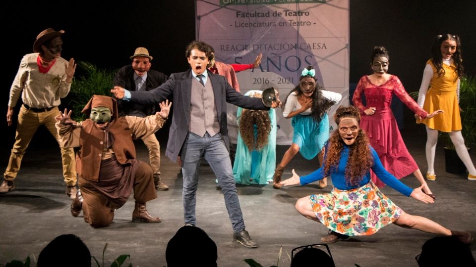 La convocatoria al taller de teatro de la alcaldía Miguel Hidalgo se encuentra abierta a jóvenes y adultos de entre 15 a 45 años de edad . (Fuente: Universidad Veracruzana)