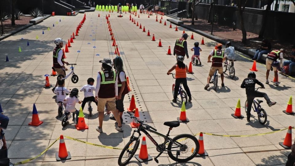 La actividad 'Carreritas de Bici Balance' será de 10:00 a 13:00 horas en el Monumento a la Revolución este 9 de octubre. (Fuente: Indeporte CDMX)