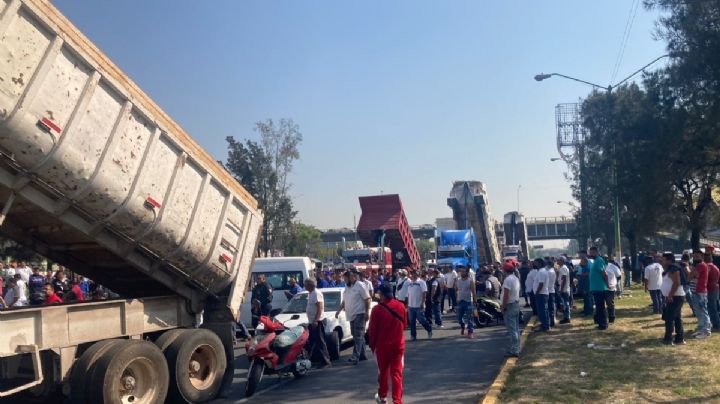¡Aguas! Transportistas bloquean Avenida Central en Nezahualcóyotl