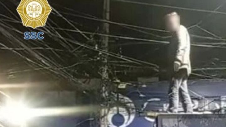 Policía de CDMX evita el suicidio de un hombre con cables de alta tensión