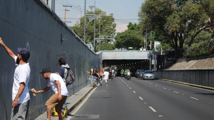 Grafitis contra la censura de Sandra Cuevas y Sheinbaum, así quedó el Viaducto
