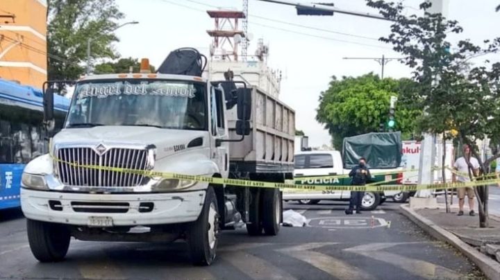 [FOTOS] Camión atropella y mata a adulto mayor sobre Canal de Tezontle