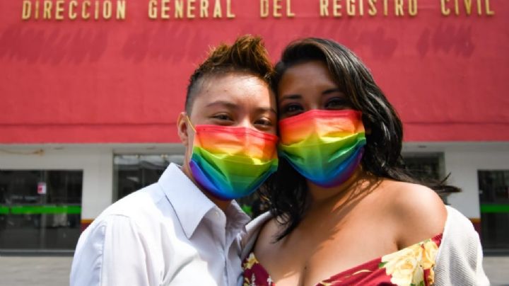 [FOTOS] Más de 120 parejas LGBT contrajeron matrimonio en CDMX
