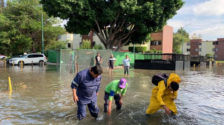 Por fuga de agua 32 colonias en Iztapalapa se quedarán sin agua al menos dos días