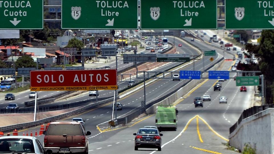 Los consejos de Protección Civil aplican para viajar en auto en la ciudad y carretera. FOTO: especial