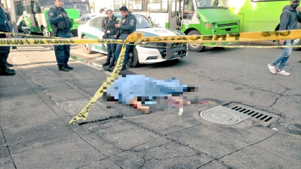 Un sujeto de 40 años fue culpado de empujar a un hombre desde un microbús en movimiento sobre Av. Tláhuac. (Fuente: Twitter/@alertasurbanas)