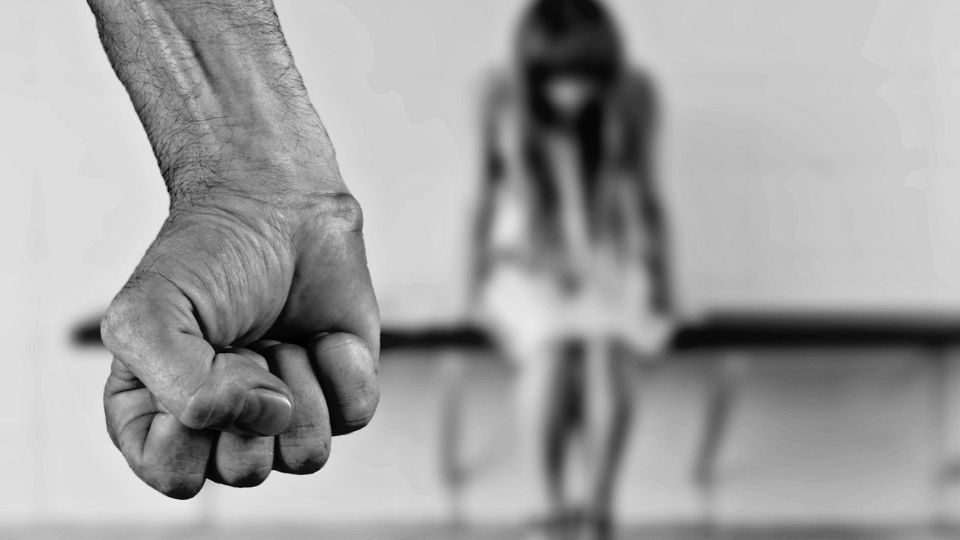 El detenido a través de la Línea SOS Mujeres de CDMX golpeó a su novia. FOTO: Pixabay