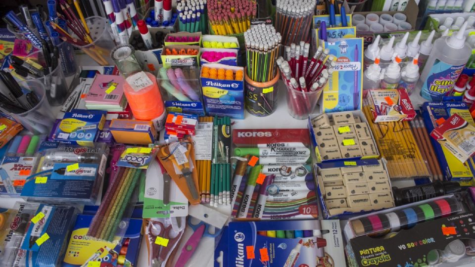 La Feria de útiles escolares en Iztapalapa durará hasta septiembre. FOTO: especial