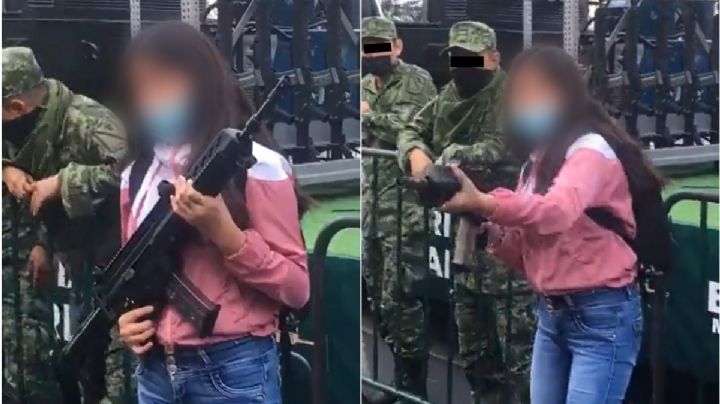 [VIDEO] Soldados prestan arma a asistentes del desfile militar en CDMX