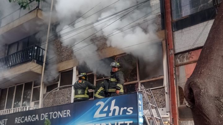 [VIDEO] Incendio en departamento de la Roma Norte provoca evacuación