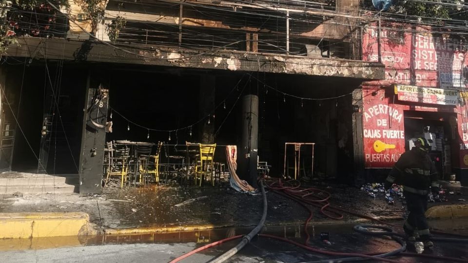 Bomberos apagan incendio que acabó con restaurante de la alcaldía Benito Juárez; esto pasó.