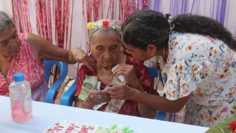 Solo una mujer llegó a cumplir más de 100 años
