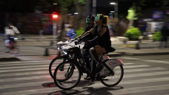 SEMOVI invita al paseo en bicicleta y actividades nocturnas por el Día de Muertos