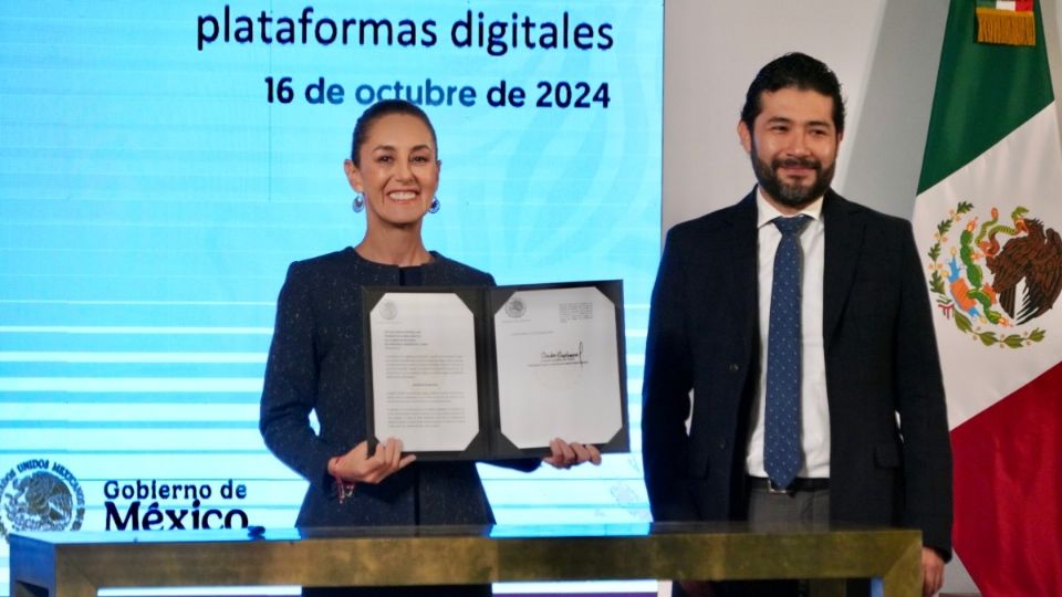 Claudia Sheinbaum firma iniciativa para asegurar derechos de trabajadores de plataformas digitales |