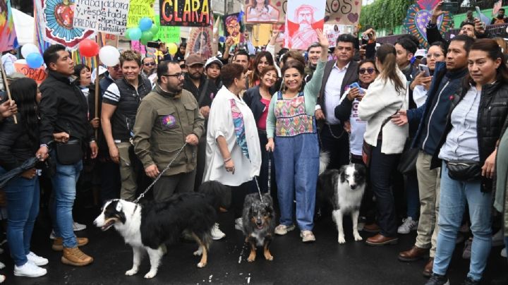 Clara Brugada se despide de vecinos de San Miguel Teotongo, en Iztapalapa