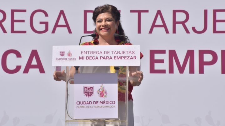 Clara Brugada entrega más de 11 mil tarjetas del programa “Mi Beca para Empezar”