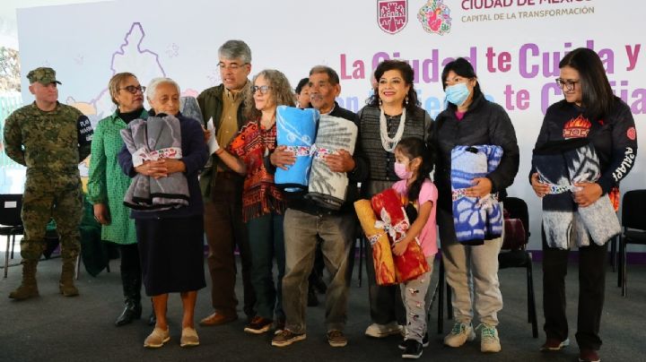 Clara Brugada da inicio al programa “La Ciudad te Cuida y en Invierno te Cobija” en Iztapalapa