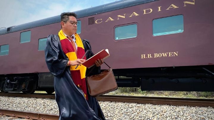 Locomotora Emperatriz: Fan de Harry Potter se toma fotos disfrazado en su paso por Nuevo León