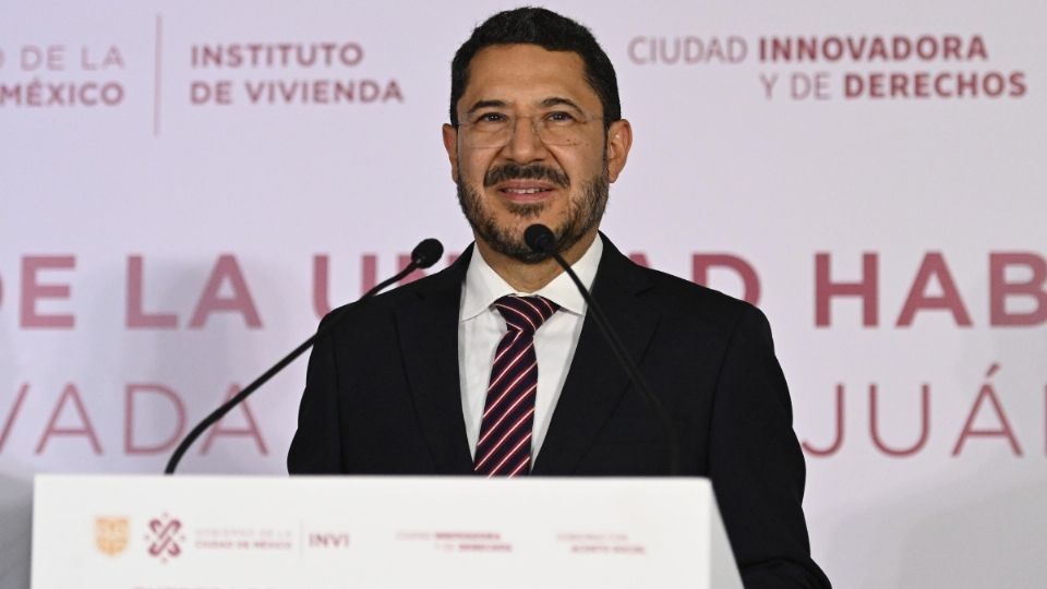 Martí Batres entrega unidad “1a Privada Benito Juárez 11”, en beneficio de 220 habitantes |