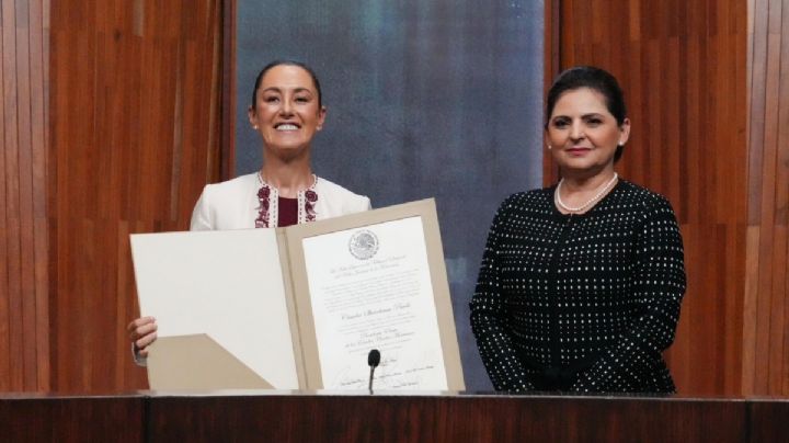 Claudia Sheinbaum recibe constancia como presidenta electa de México