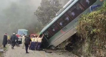 SRE confirma 4 mexicanos heridos en accidente de autobús en Machu Picchu