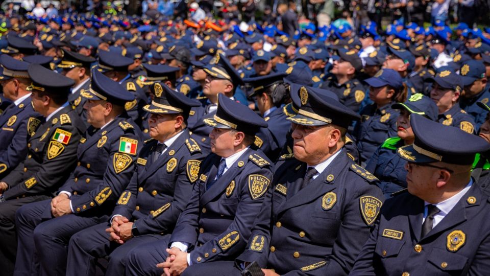 Clara Brugada entrega reconocimientos a policías de la CDMX |