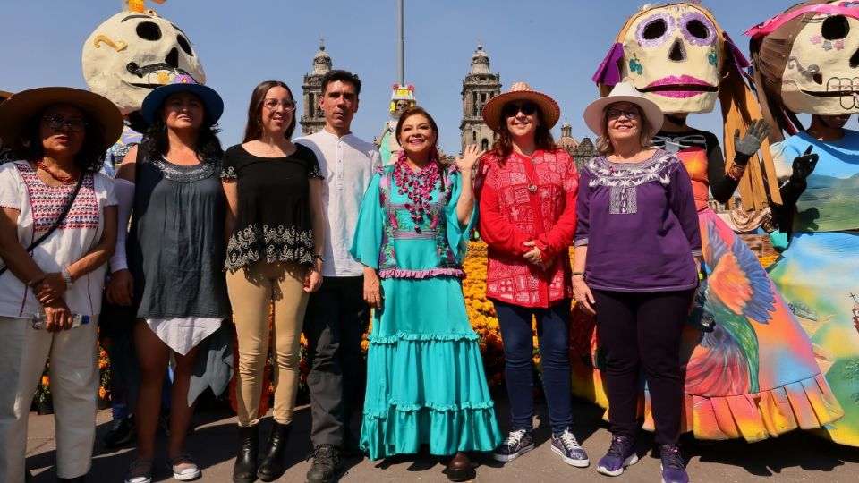 Clara Brugada inaugura la Ofrenda Monumental del Día de Muertos en el Zócalo CDMX |