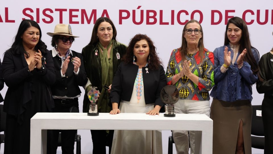 Clara Brugada recibe reconocimiento Mujer de la Década y premio internacional |