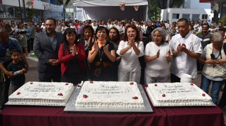 Directora general del DIF CDMX encabeza festejo del 84 Aniversario del Comedor Familiar No. 1