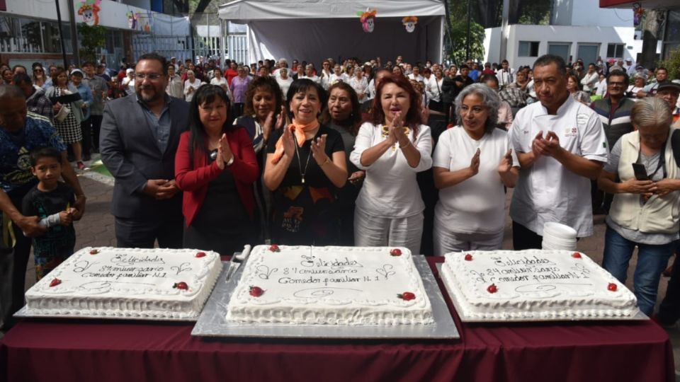 Directora general del DIF CDMX encabeza festejo del 84 Aniversario del Comedor Familiar No. 1 |