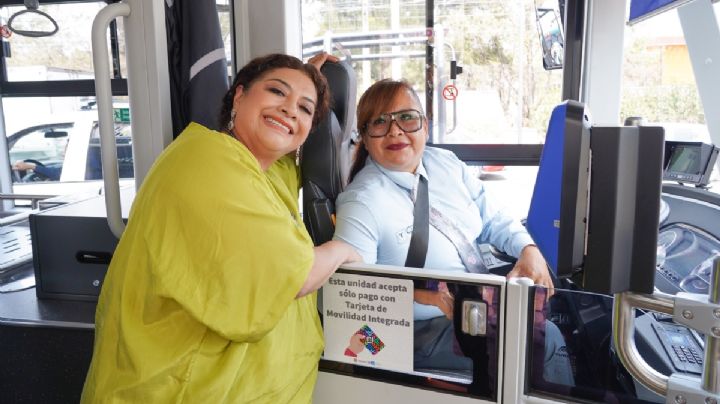 Clara Brugada da banderazo de salida a 14 nuevos trolebuses en la CDMX