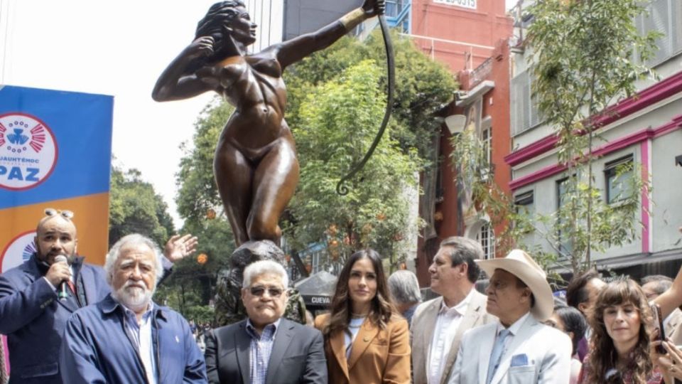 Alejandro Encinas encabeza develación y retorno de la Diana Cazadora a la Zona Rosa |