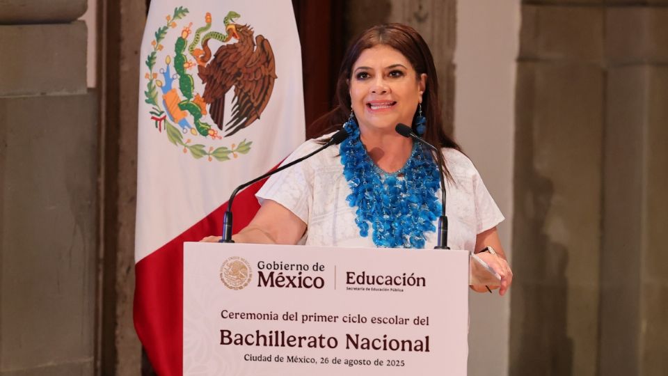 Clara Brugada acompaña a Sheinbaum en arranque del primer ciclo escolar del Bachillerato Nacional |