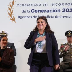Clara Brugada y Bertha Alcalde encabezan Ceremonia de Graduación de nuevos agentes de investigación